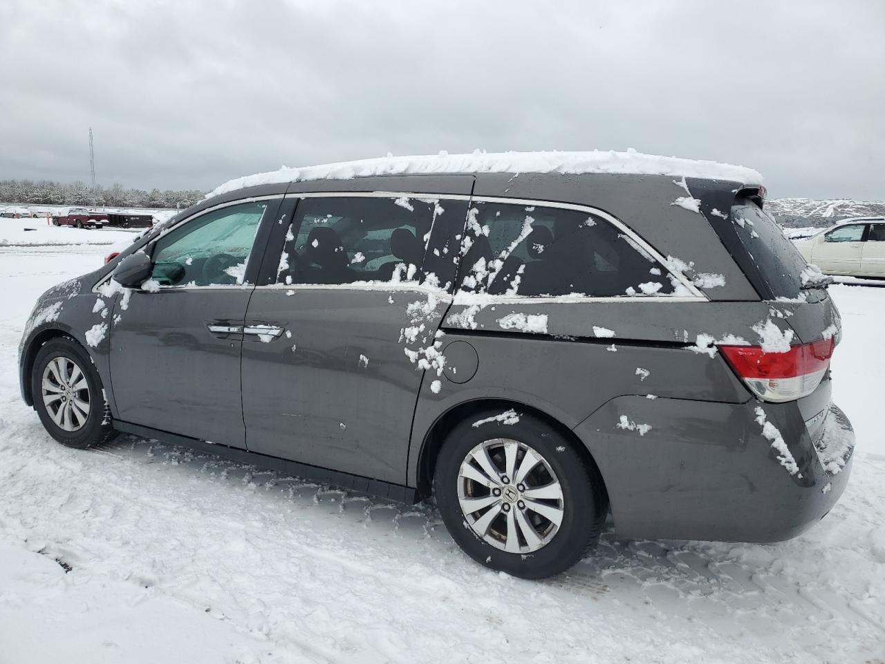 2016 Honda Odyssey - Image 2