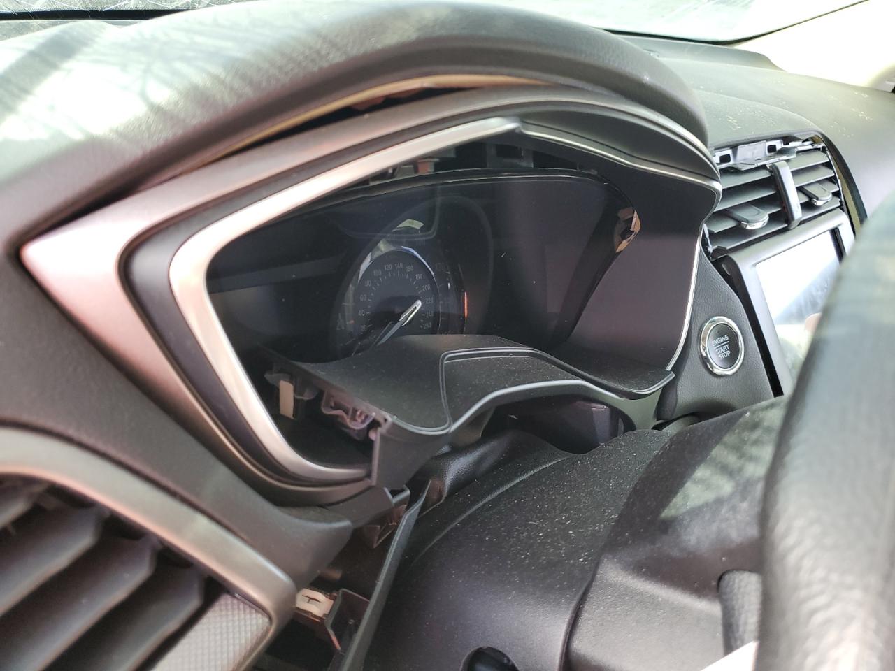 2020 Ford Fusion - Image 9