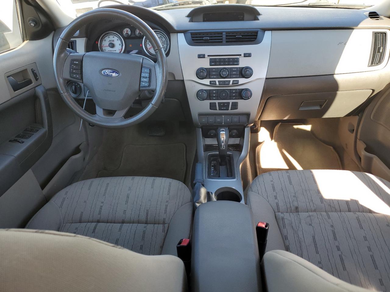 2010 Ford Focus - Image 8
