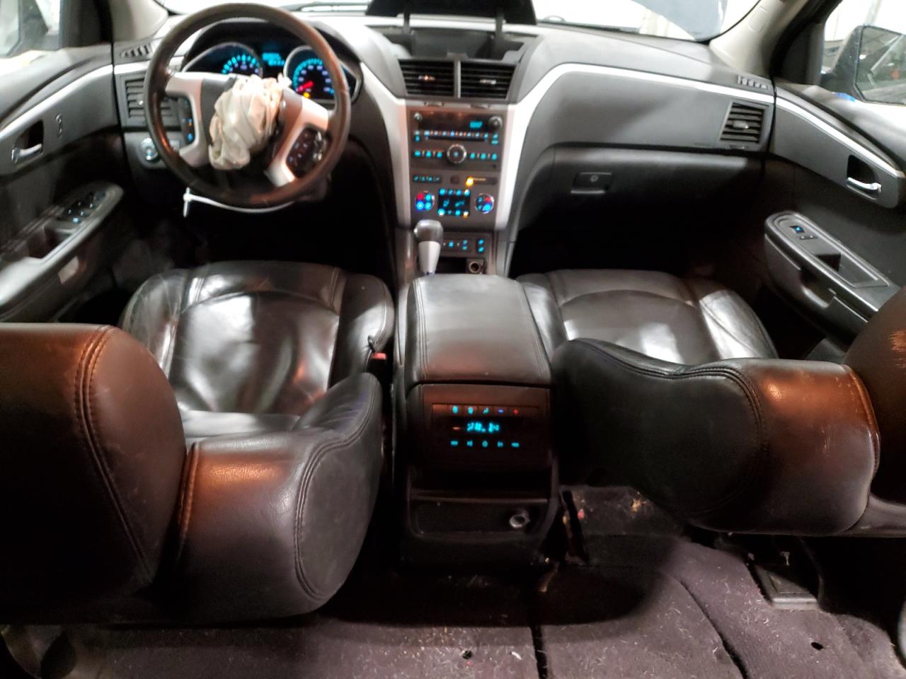 2010 Chevrolet Traverse - Image 8