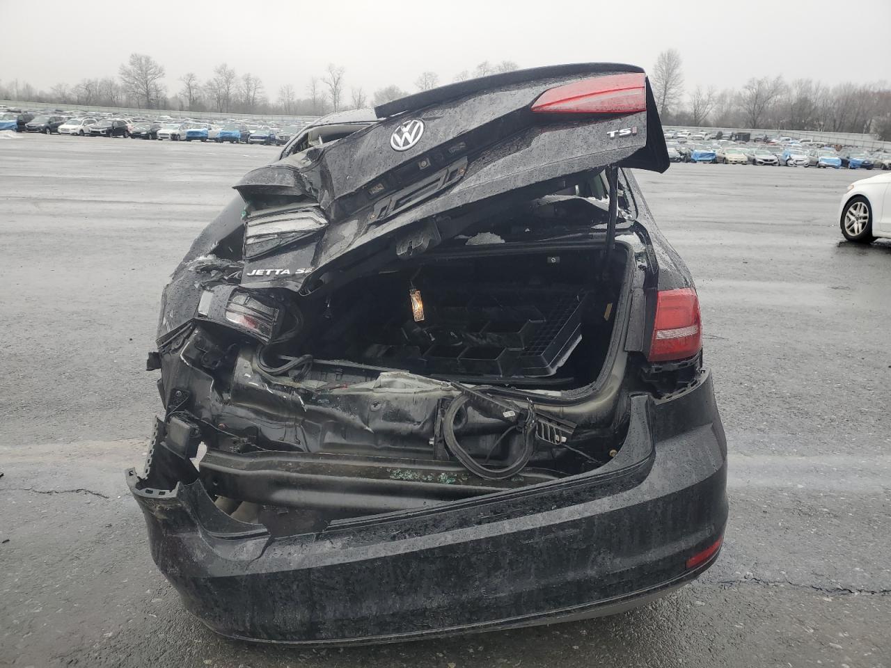2017 Volkswagen Jetta - Image 6