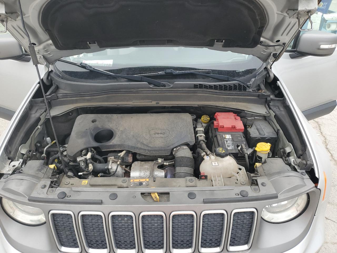 2019 Jeep Renegade - Image 12