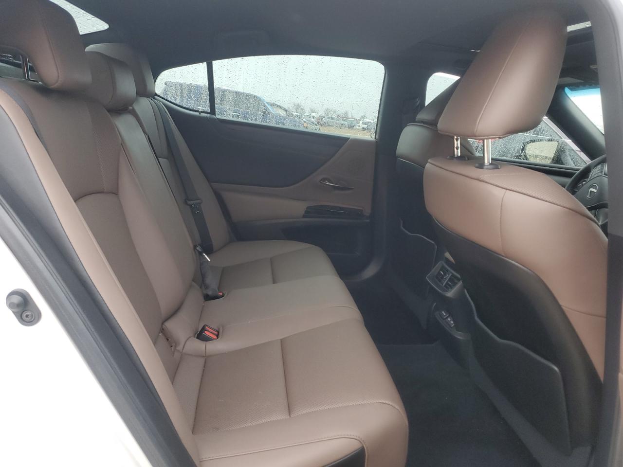 2023 Lexus ES - Image 10