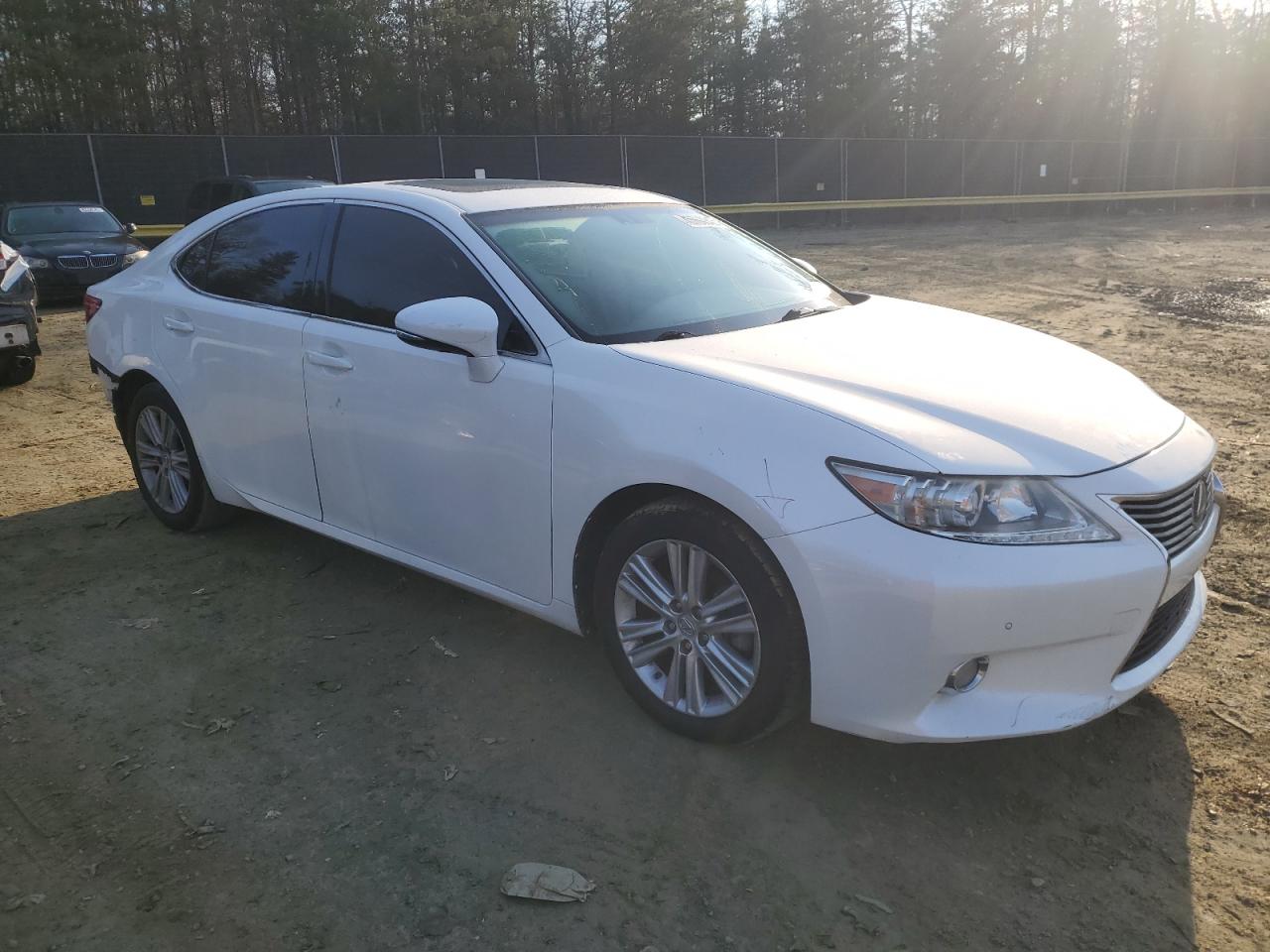 2014 Lexus ES - Image 4