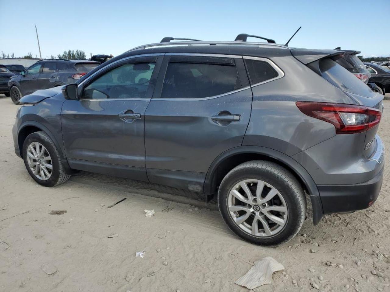 2020 Nissan Rogue - Image 2