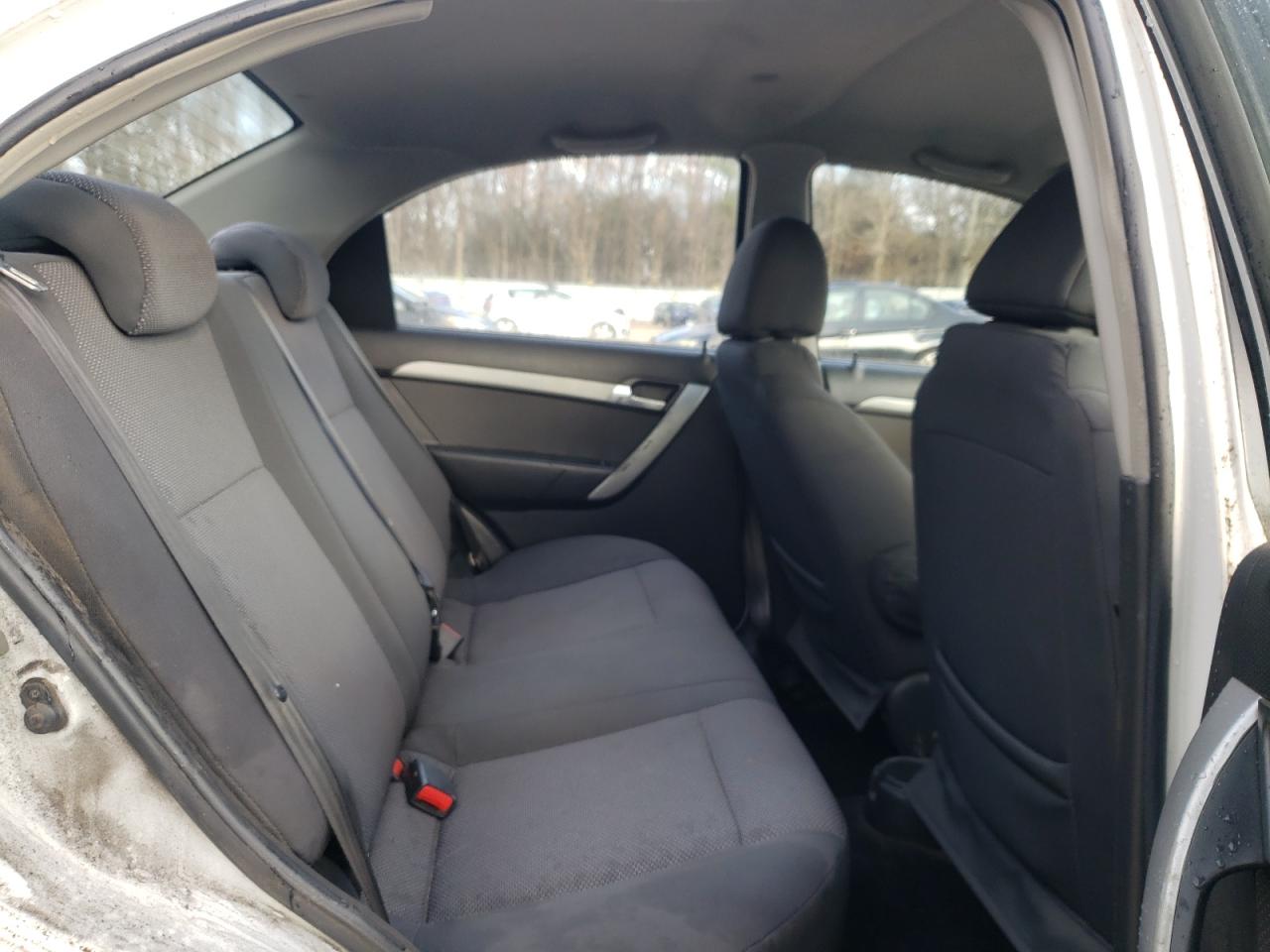 2011 Chevrolet Aveo - Image 10