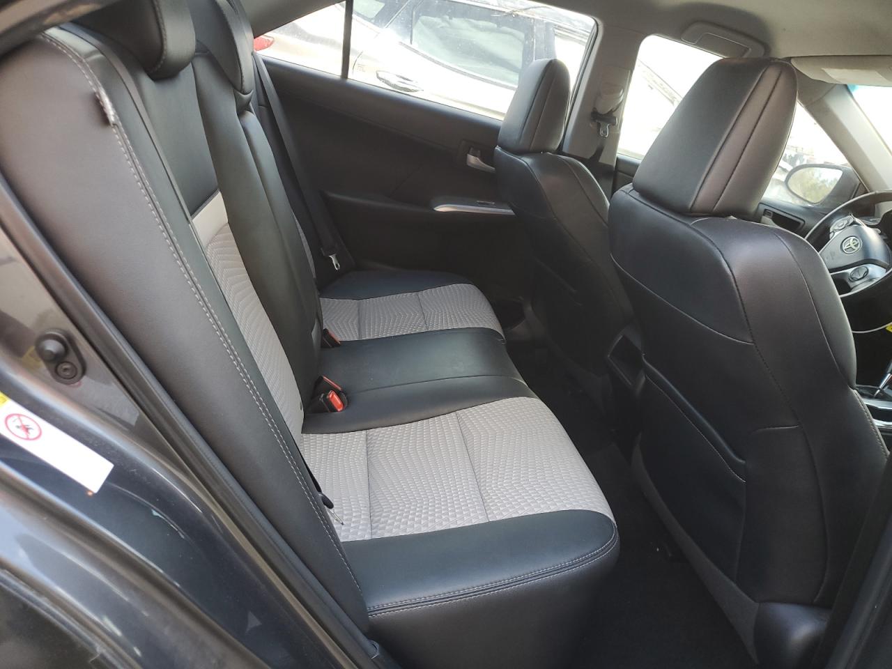 2012 Toyota Camry - Image 10