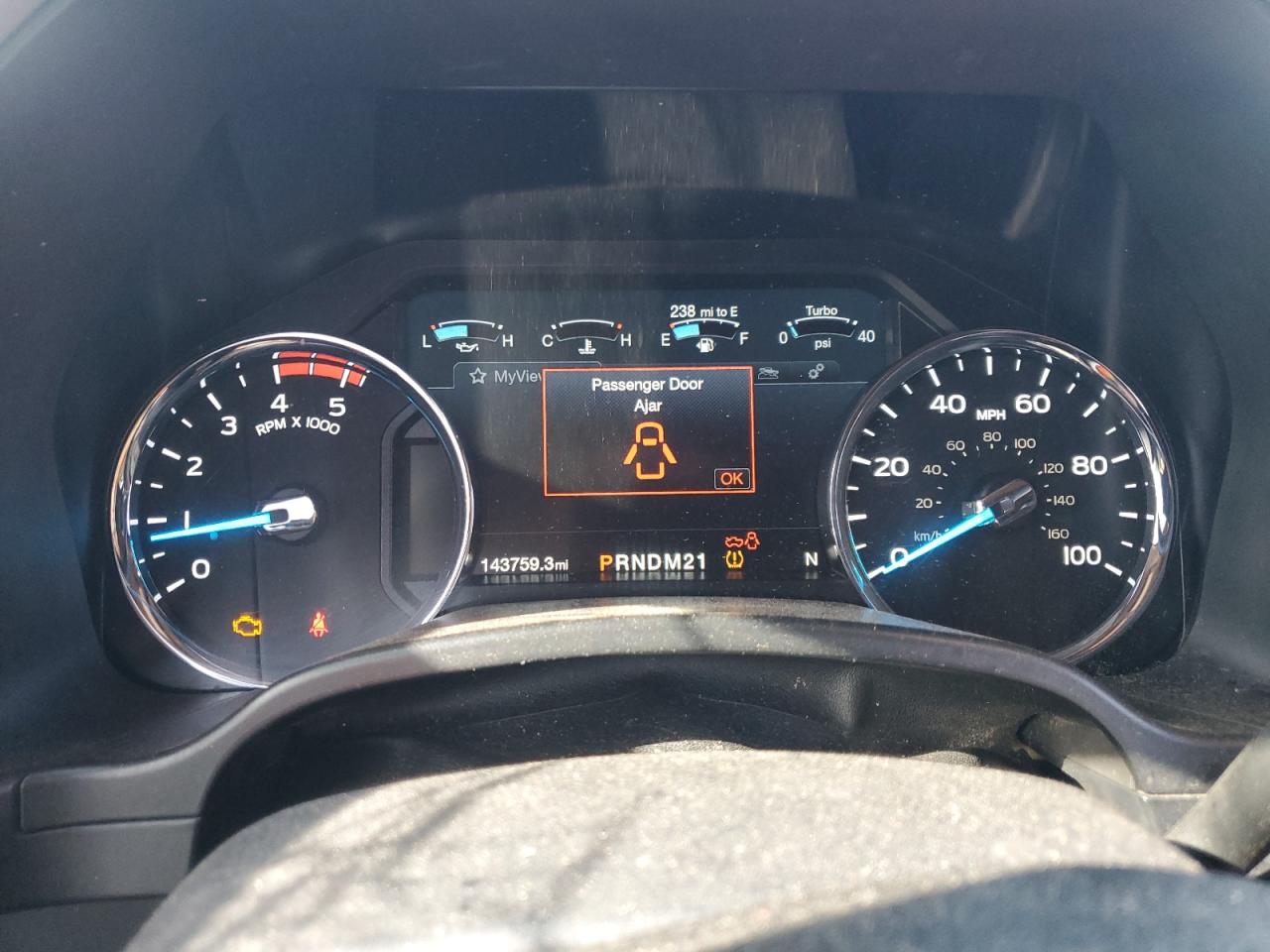 2017 Ford F350 - Image 9