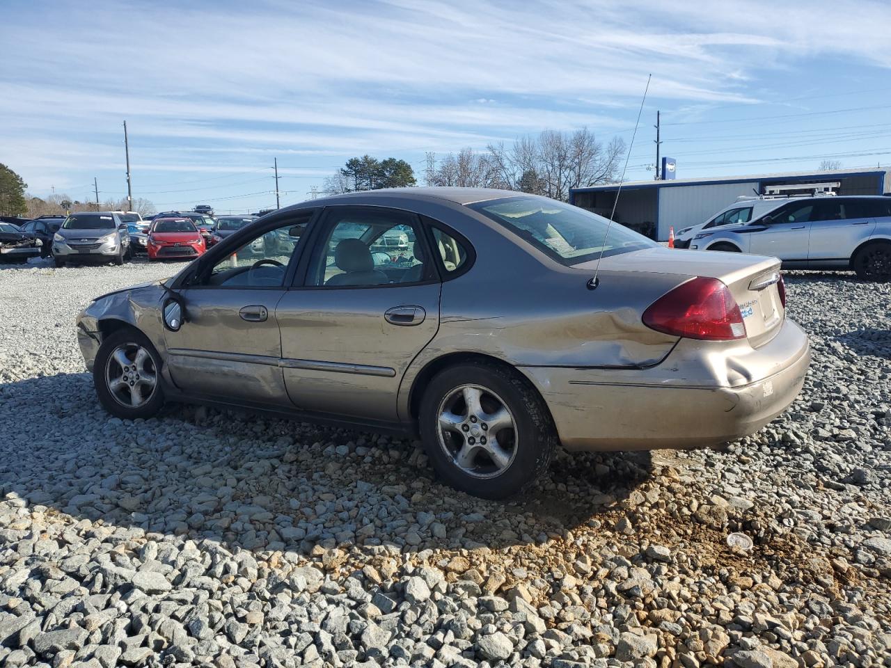 2003 Ford Taurus - Image 2
