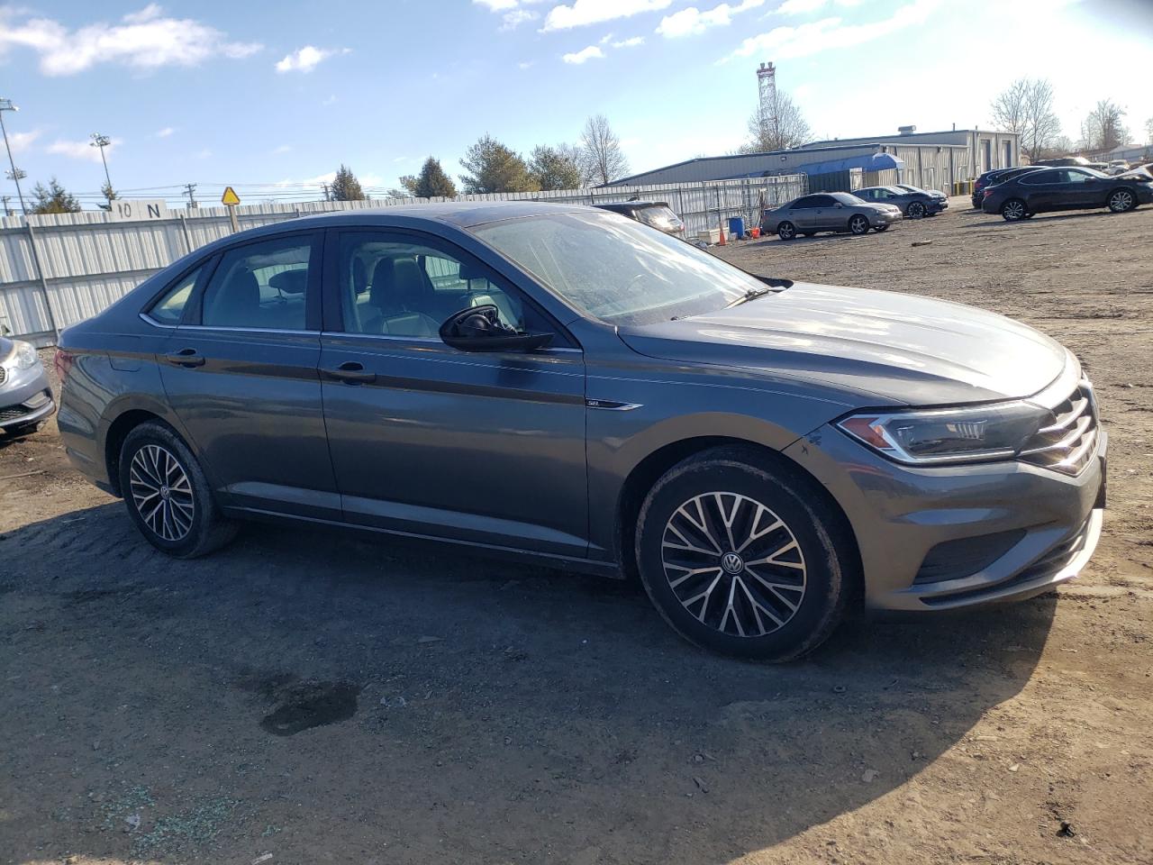 2019 Volkswagen Jetta - Image 4