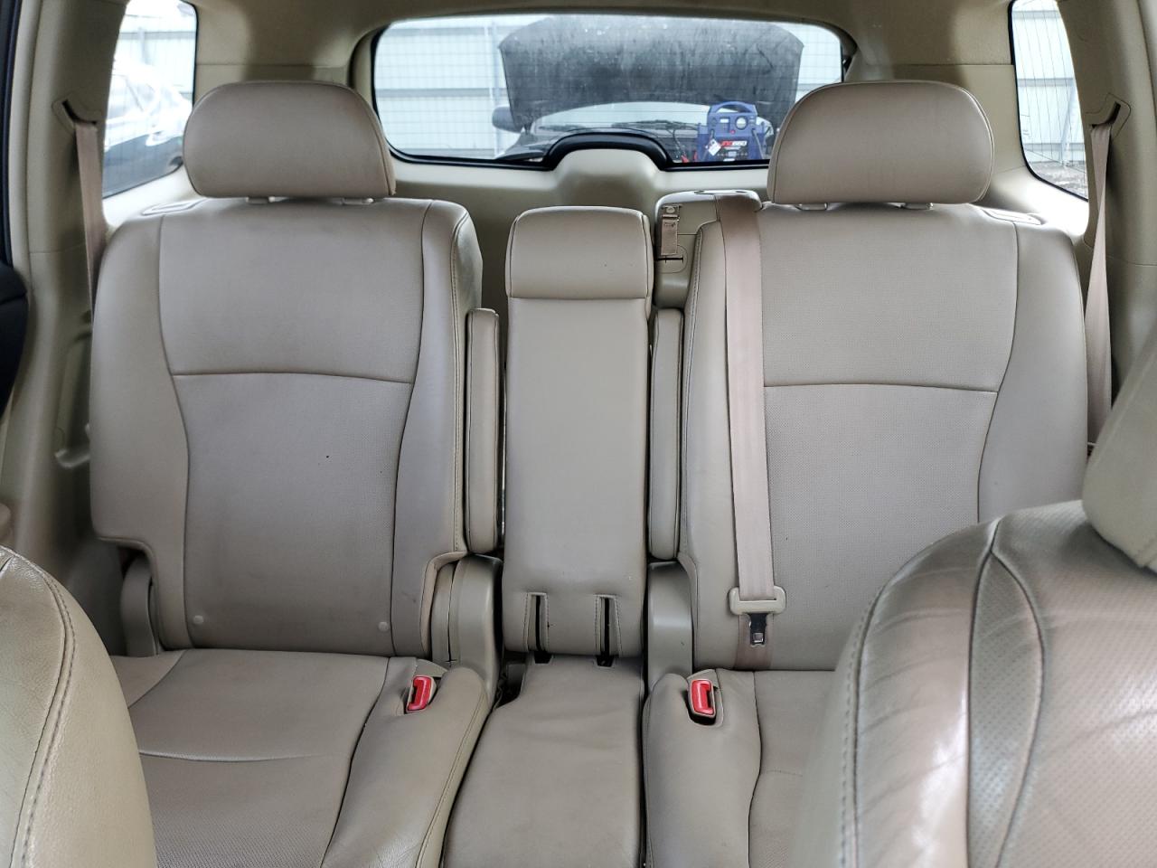 2012 Toyota Highlander - Image 10