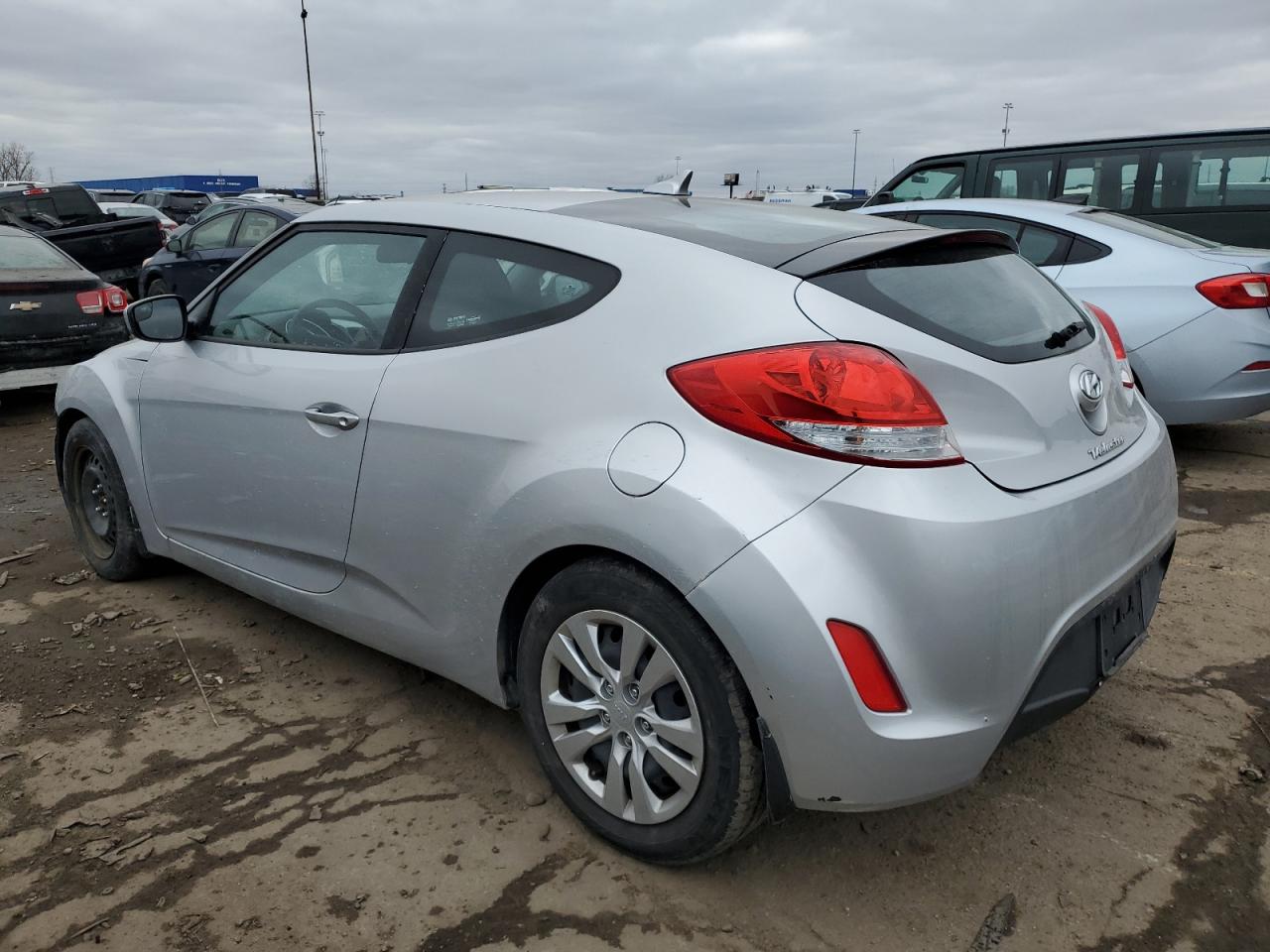 2016 Hyundai Veloster - Image 2