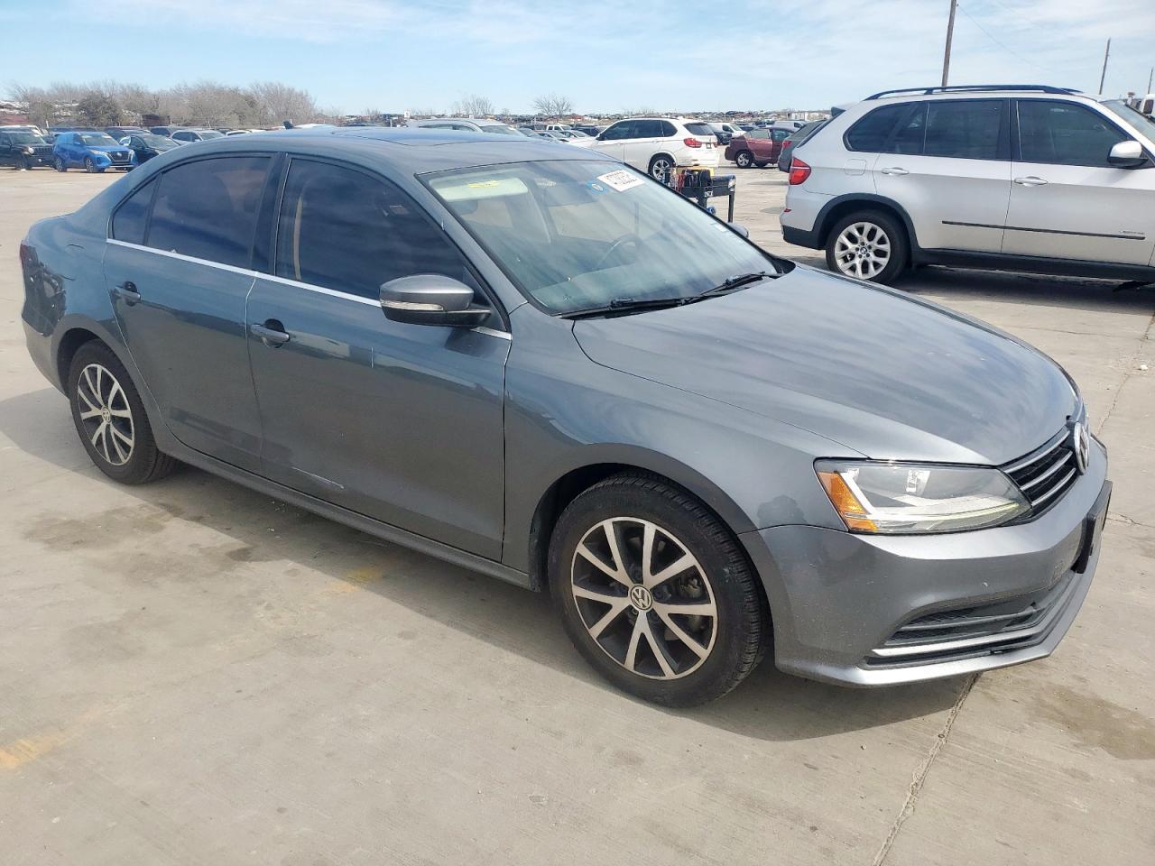 2017 Volkswagen Jetta - Image 4