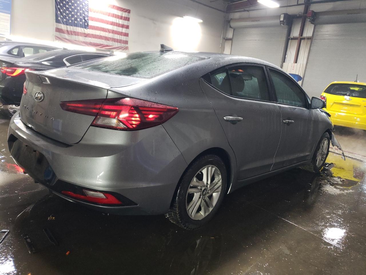 2019 Hyundai Elantra - Image 3