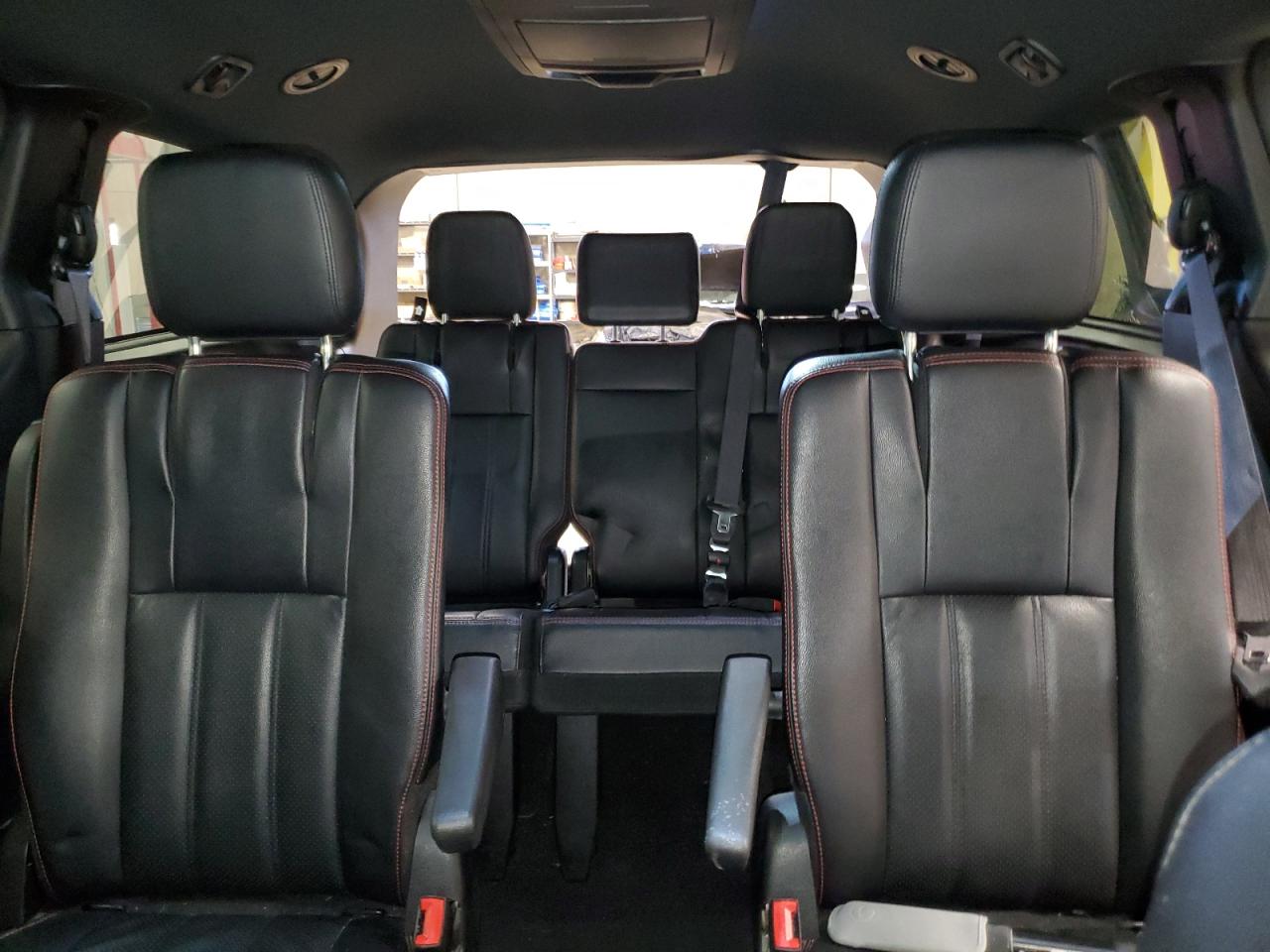 2019 Dodge Caravan - Image 10