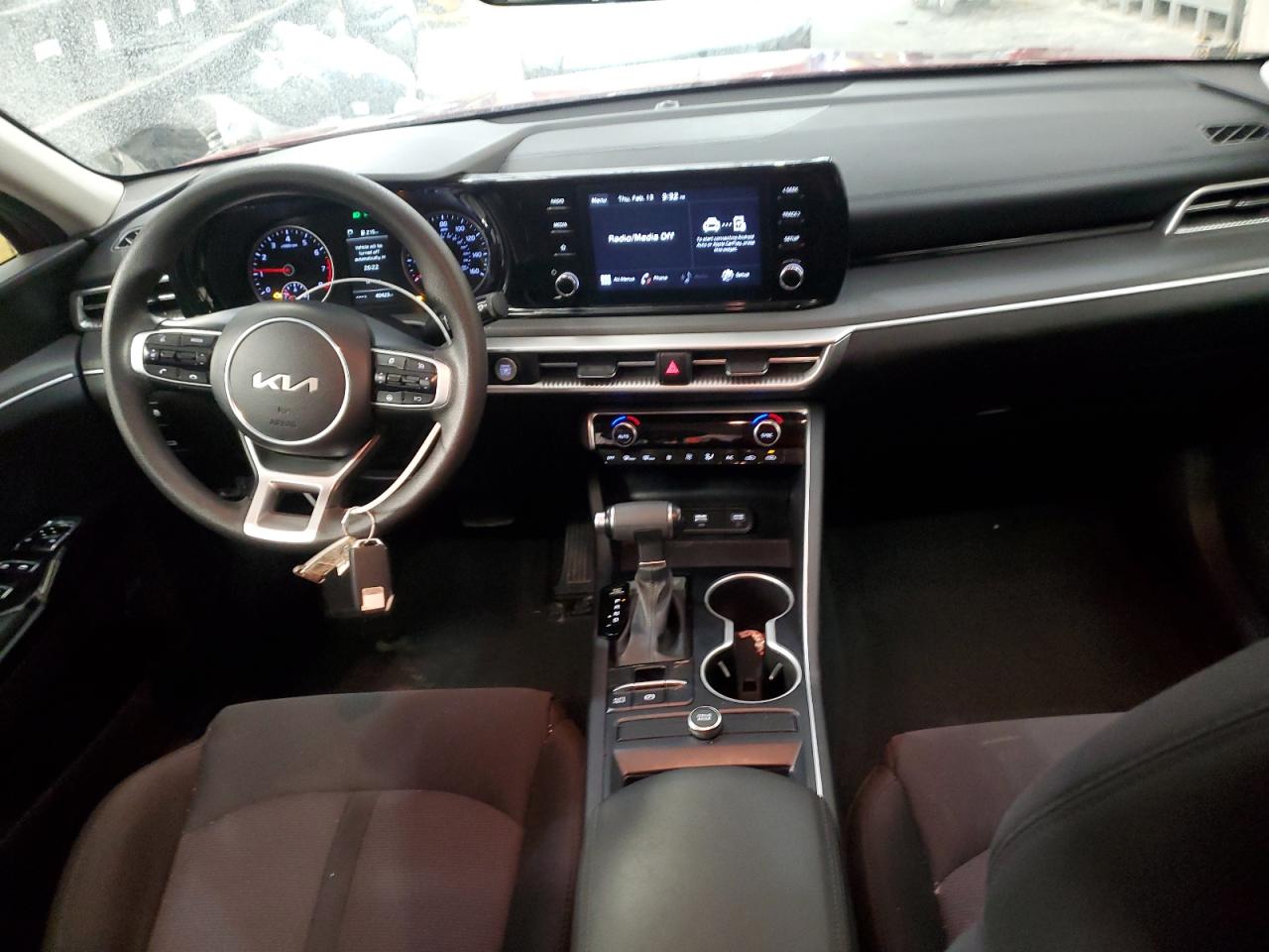 2023 Kia K5 - Image 8