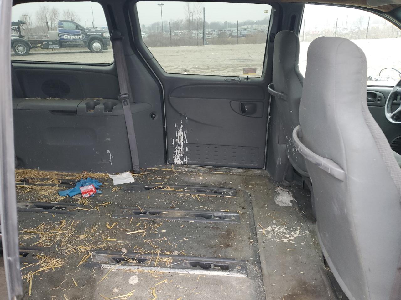 2004 Dodge Caravan - Image 10