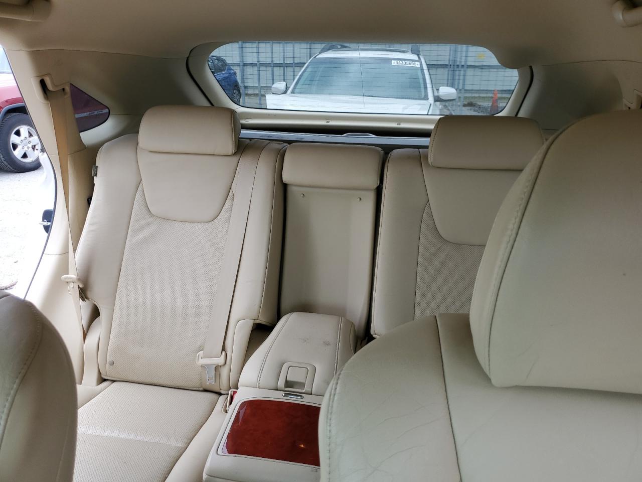 2010 Lexus RX - Image 10
