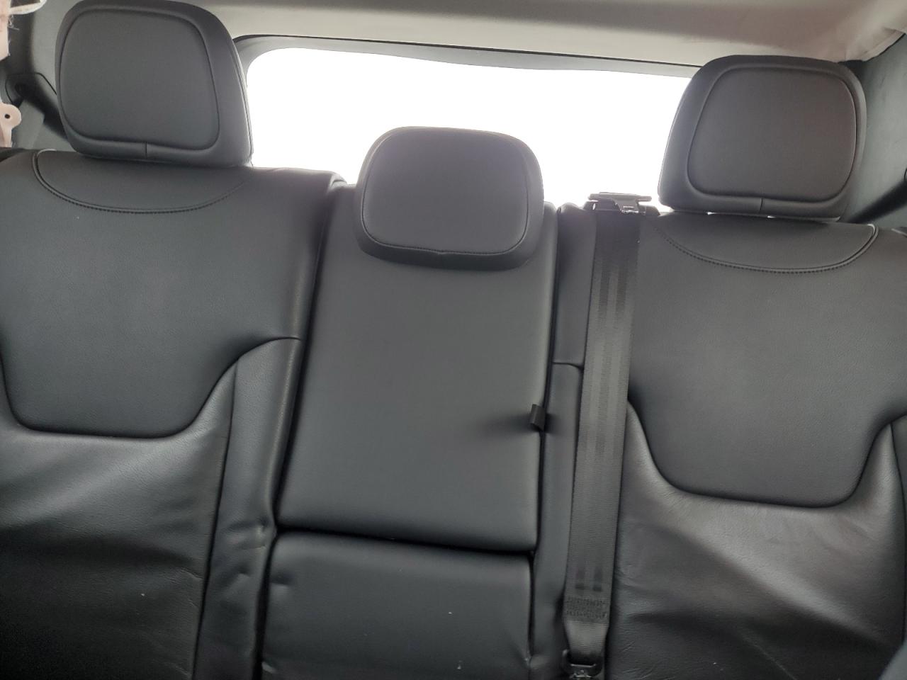 2016 Jeep Renegade - Image 10