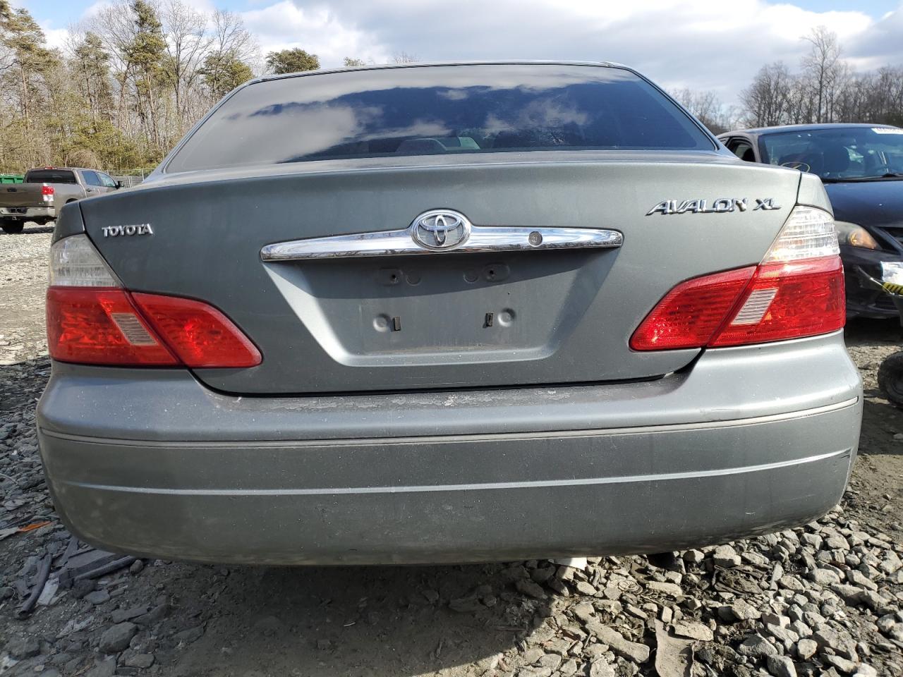 2004 Toyota Avalon - Image 6