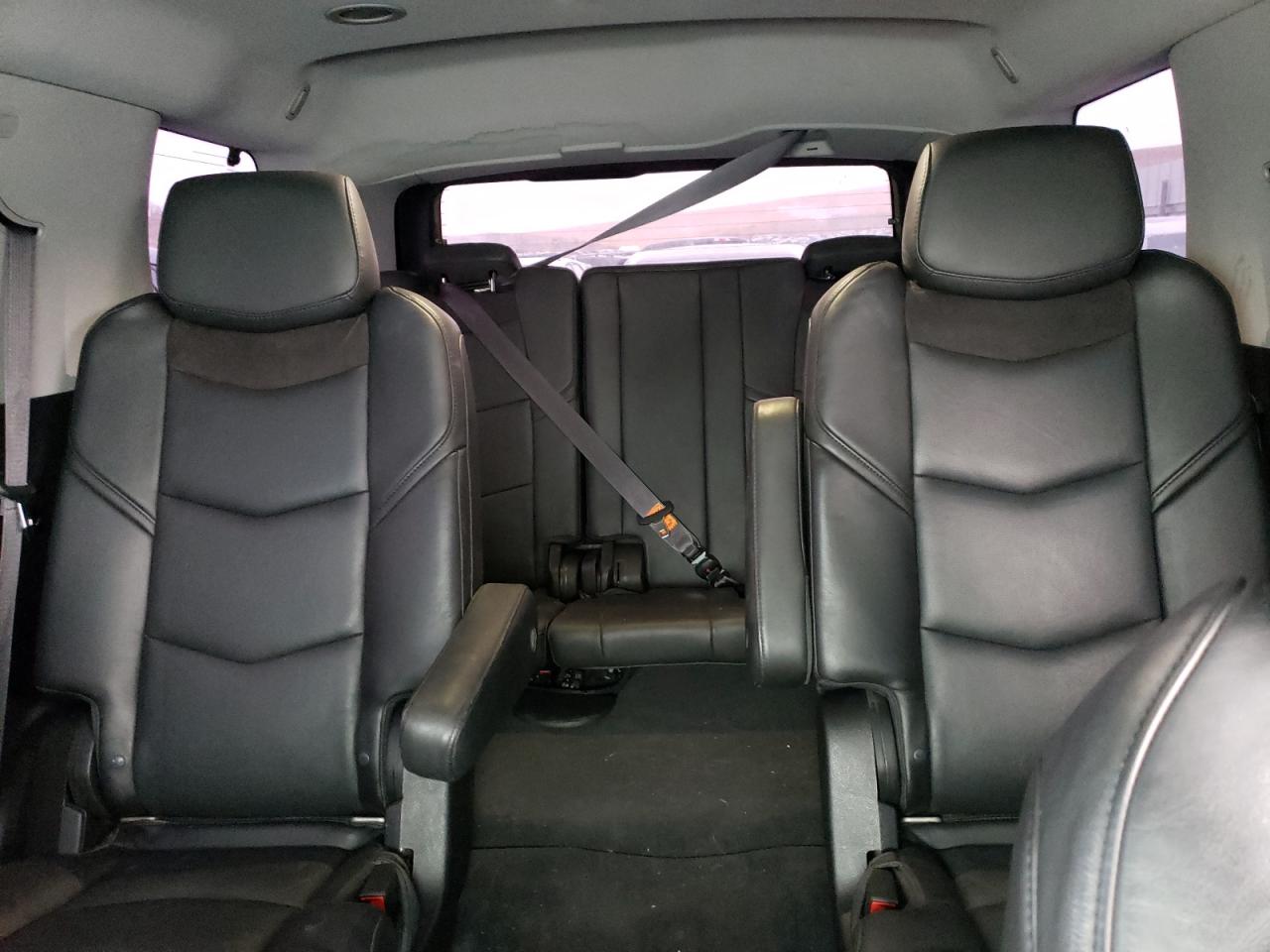 2015 Cadillac Escalade - Image 10