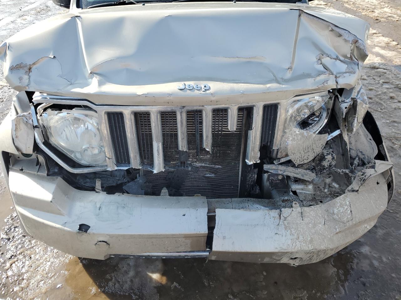 2011 Jeep Liberty (North America) - Image 13