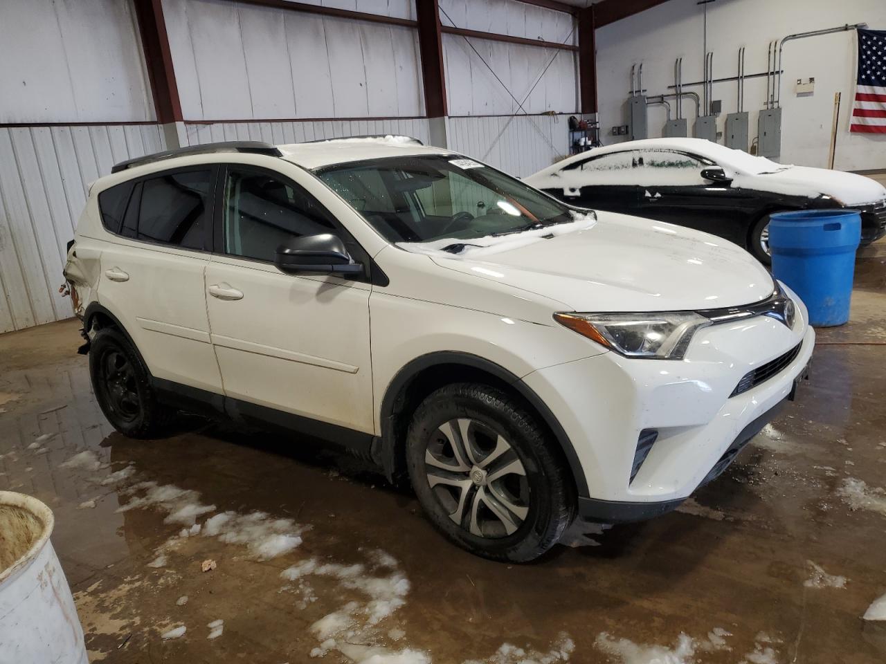 2017 Toyota RAV 4 - Image 4