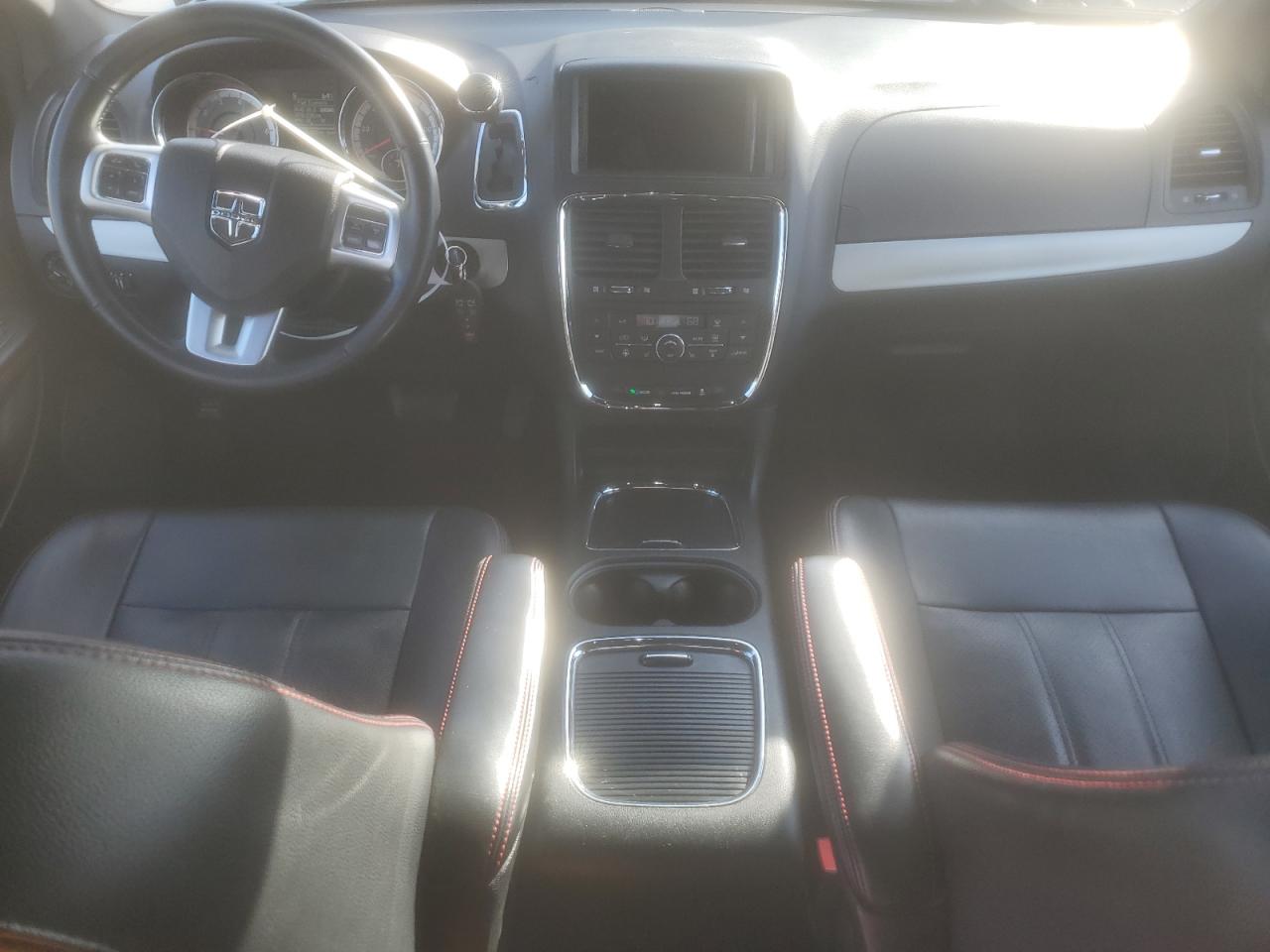 2017 Dodge Caravan - Image 8