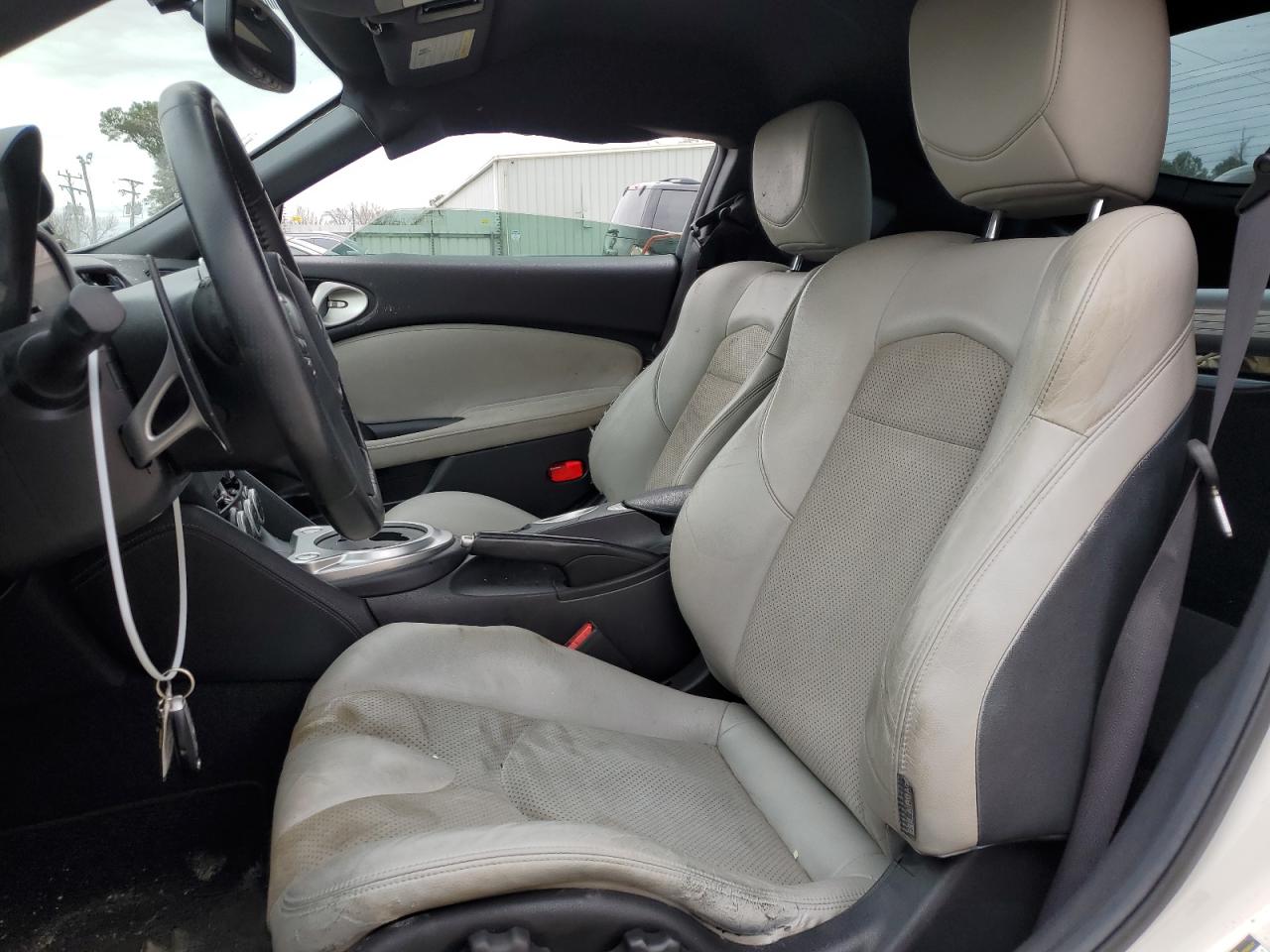 2010 Nissan 370Z - Image 10