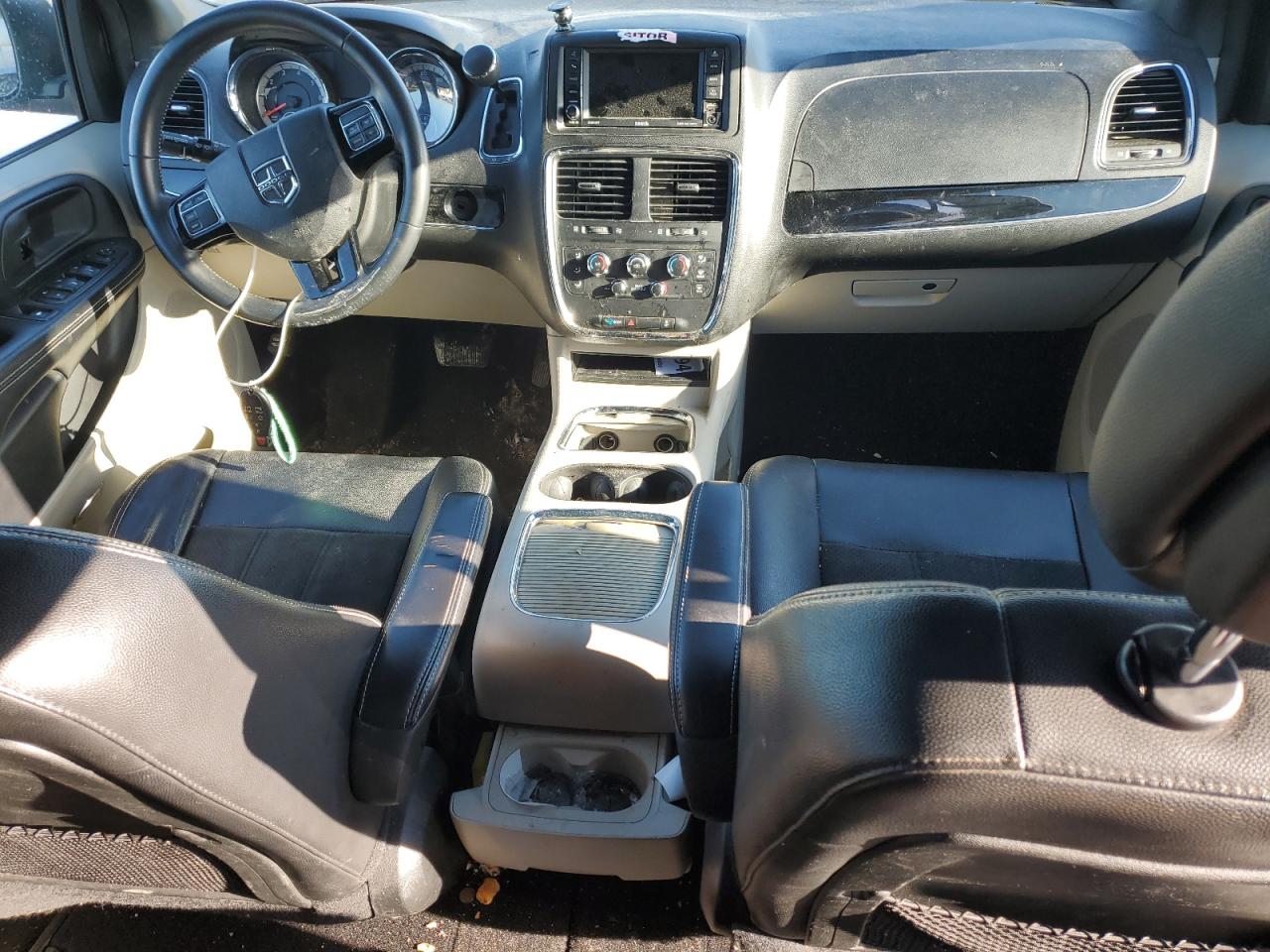 2019 Dodge Caravan - Image 8