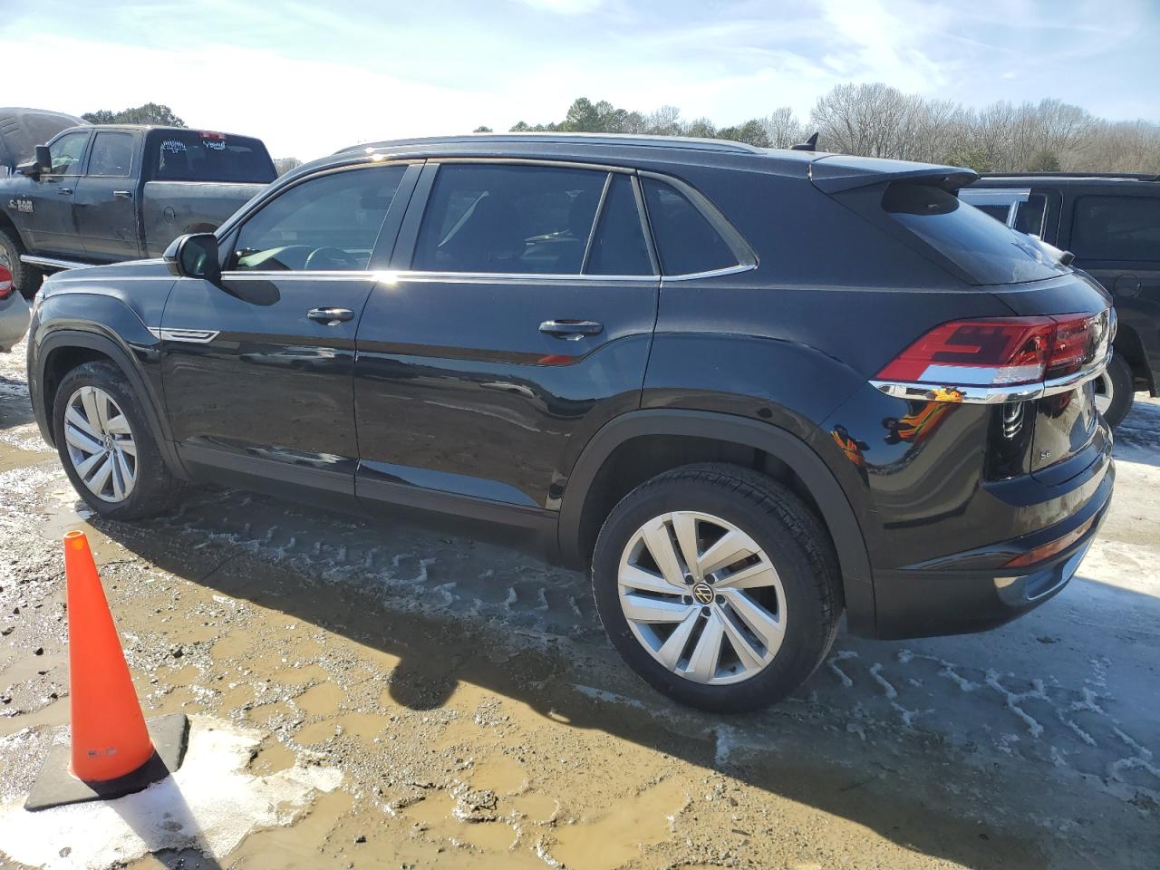 2020 Volkswagen Atlas - Image 2