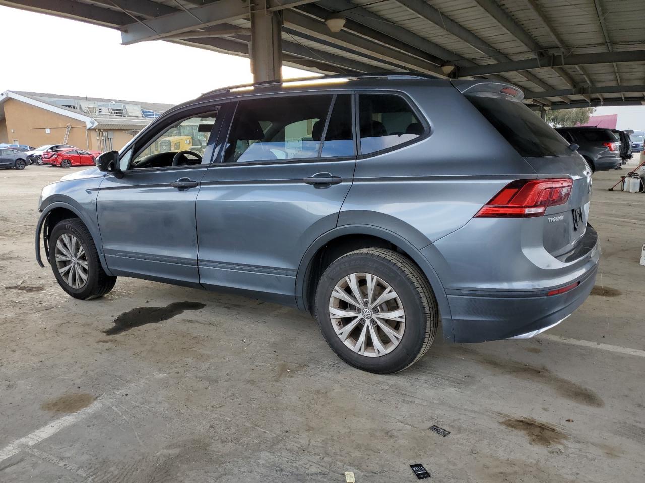 2019 Volkswagen Tiguan - Image 2