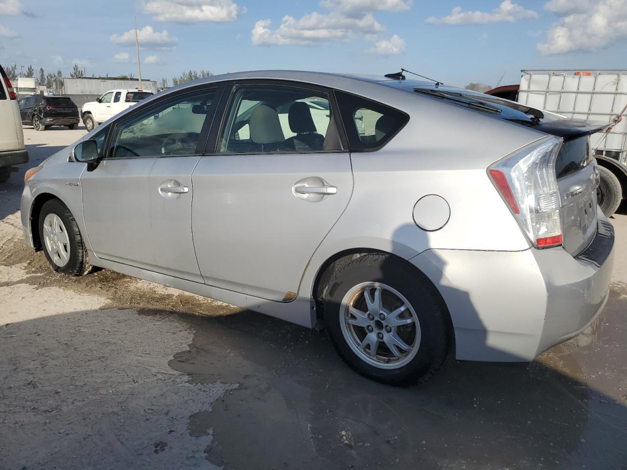 2010 Toyota Prius - Image 2