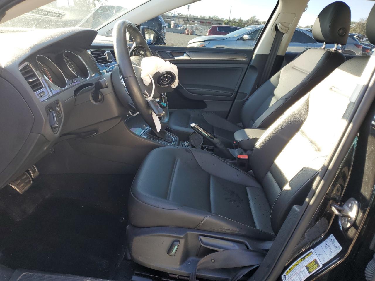 2017 Volkswagen Golf - Image 7