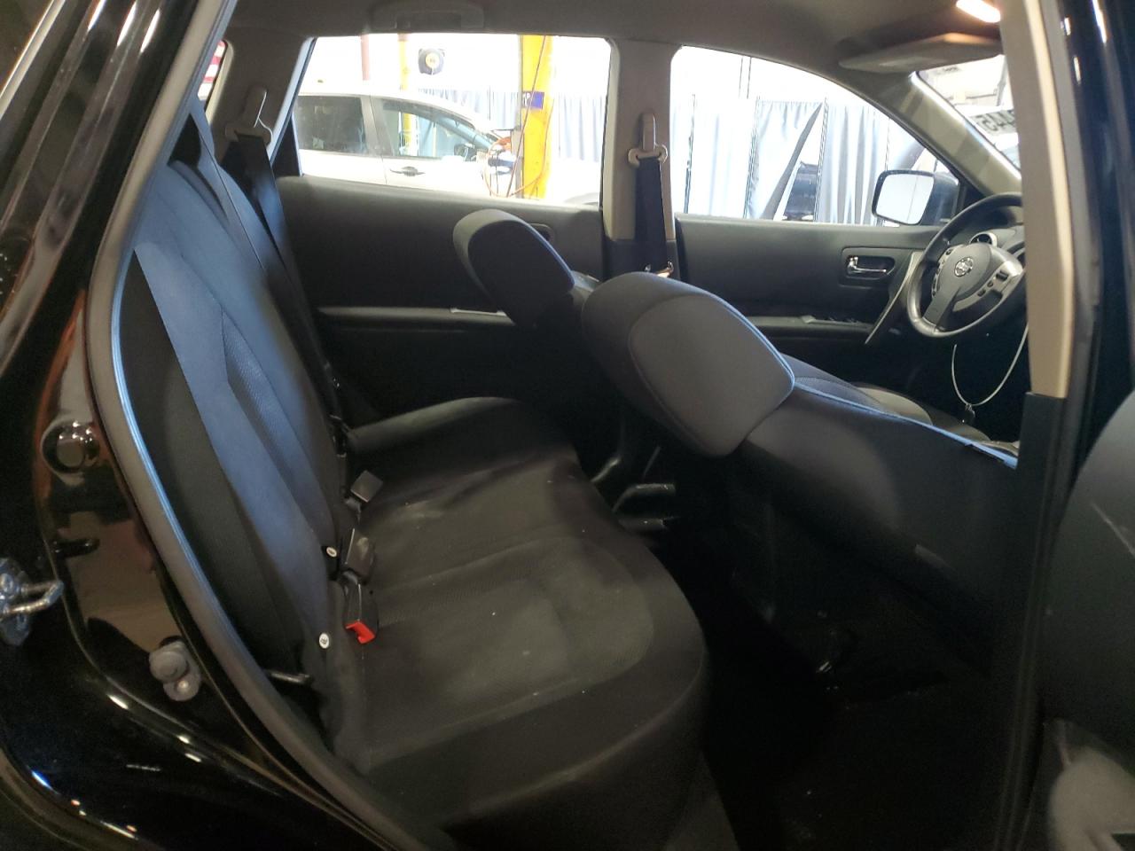 2015 Nissan Rogue - Image 11