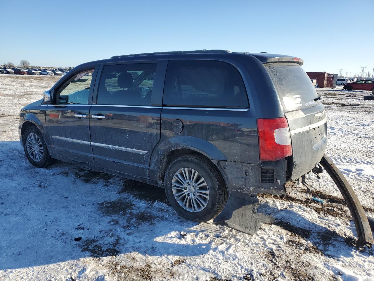 2014 Chrysler Town & Country - Image 2