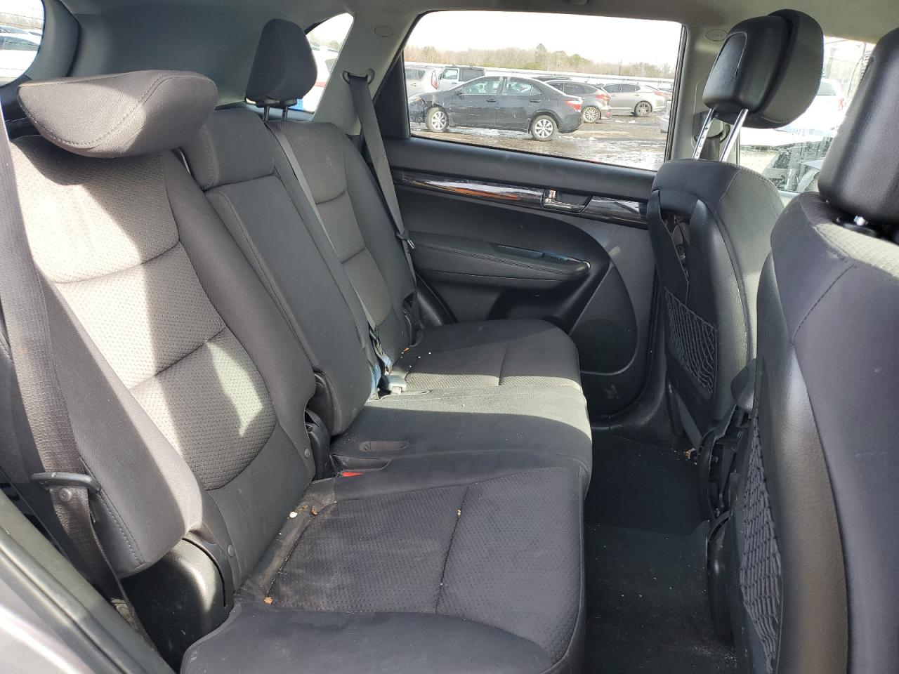 2011 Kia Sorento - Image 11