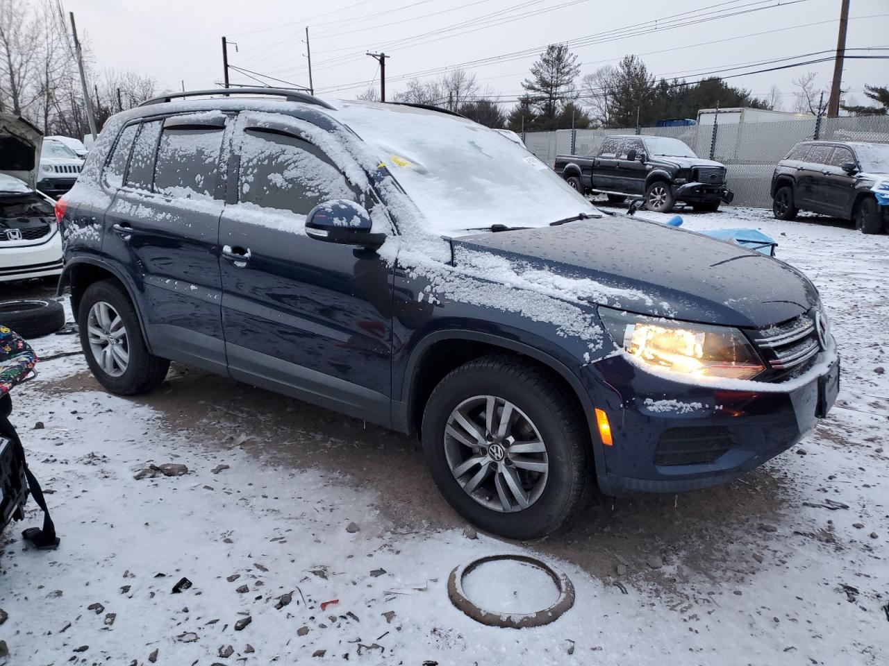 2016 Volkswagen Tiguan - Image 4