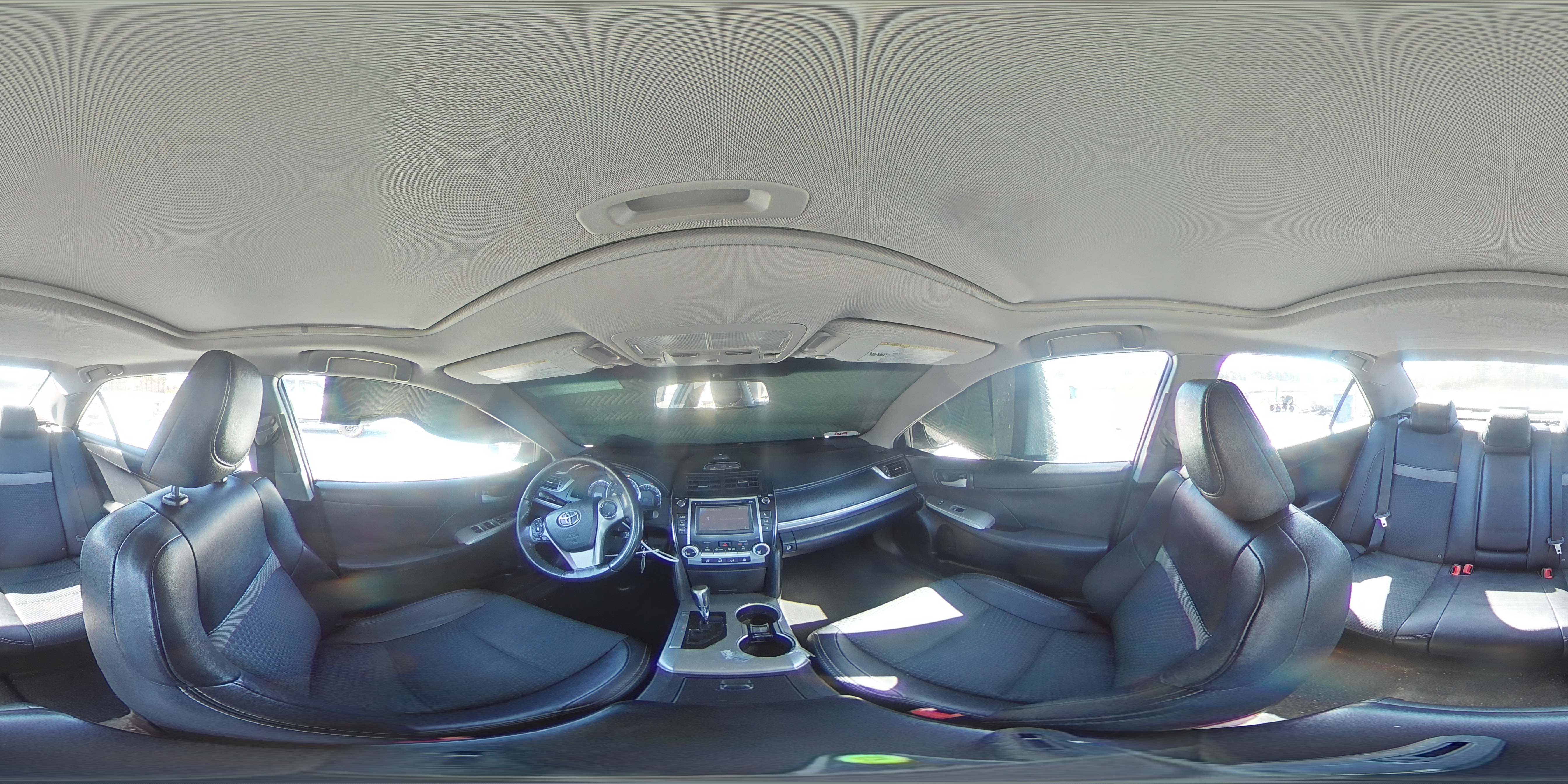 2013 Toyota Camry - Image 12