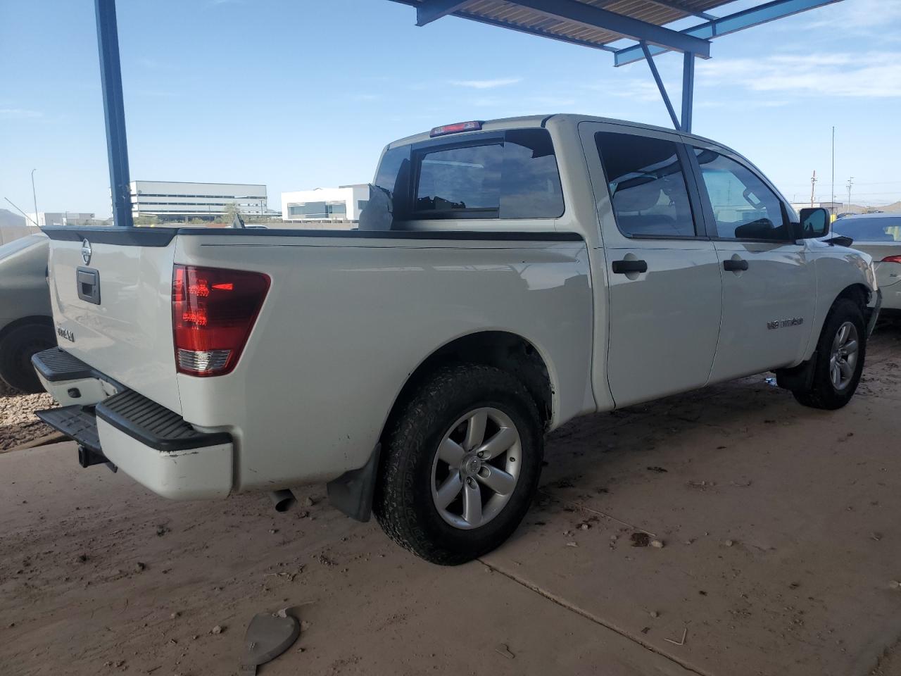 2014 Nissan Titan - Image 3
