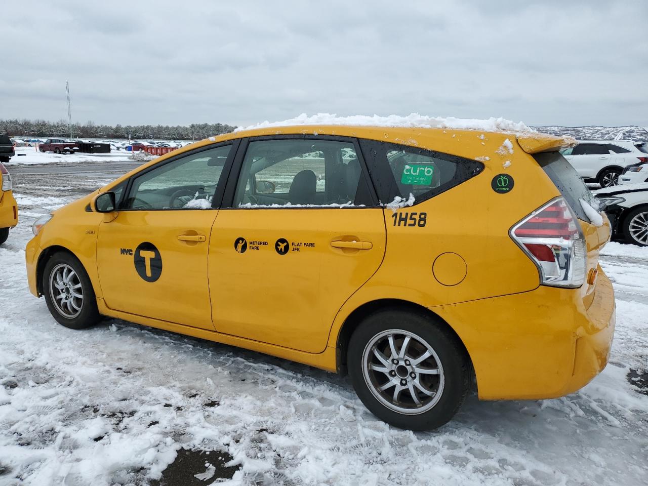 2016 Toyota Prius v (+) - Image 2