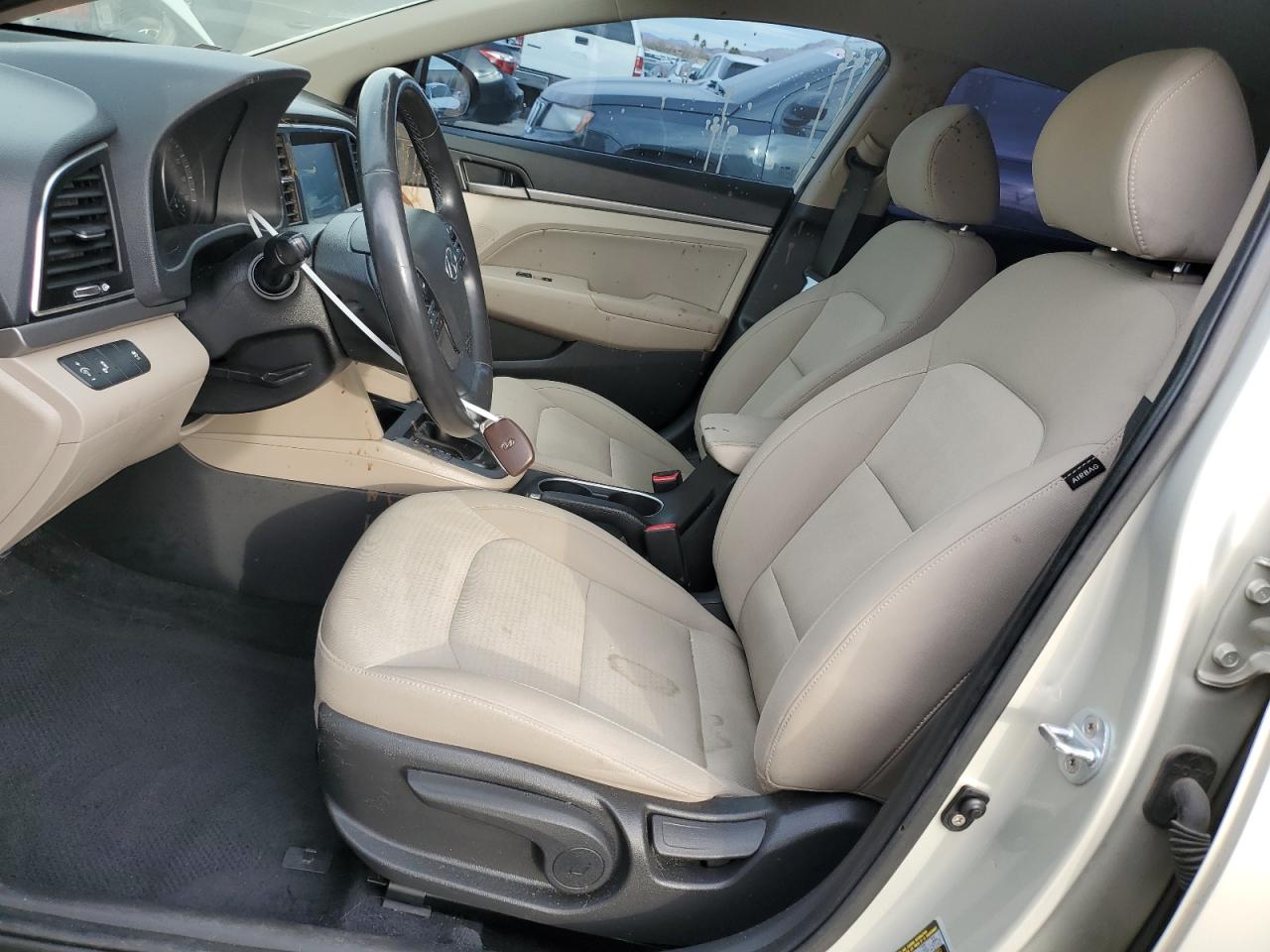 2017 Hyundai Elantra - Image 7