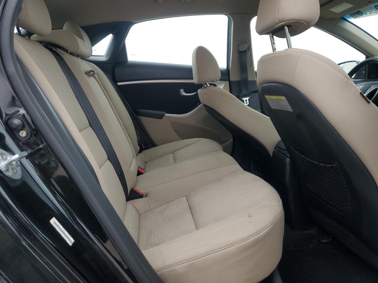 2014 Hyundai Elantra - Image 10
