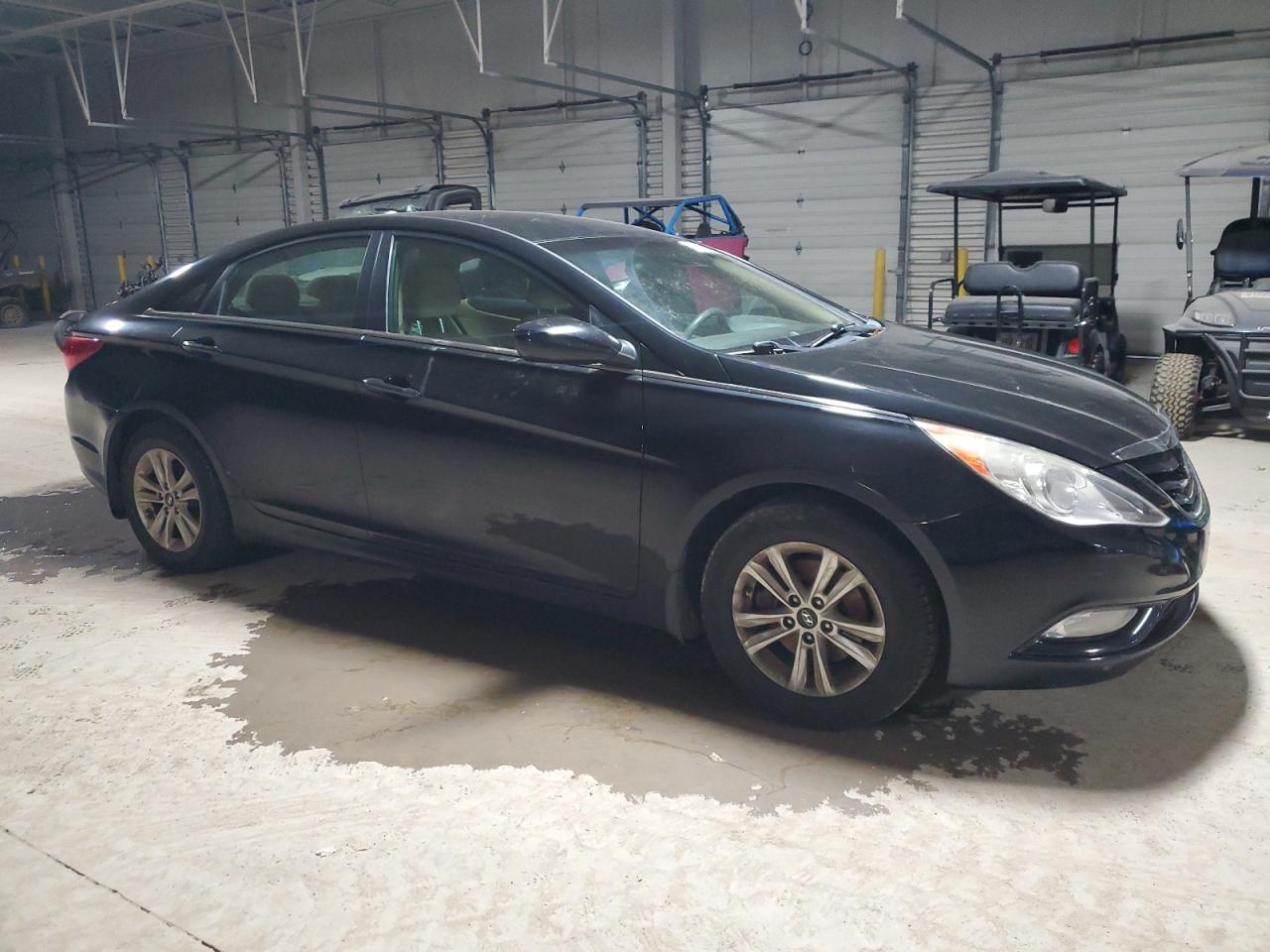 2013 Hyundai Sonata - Image 4