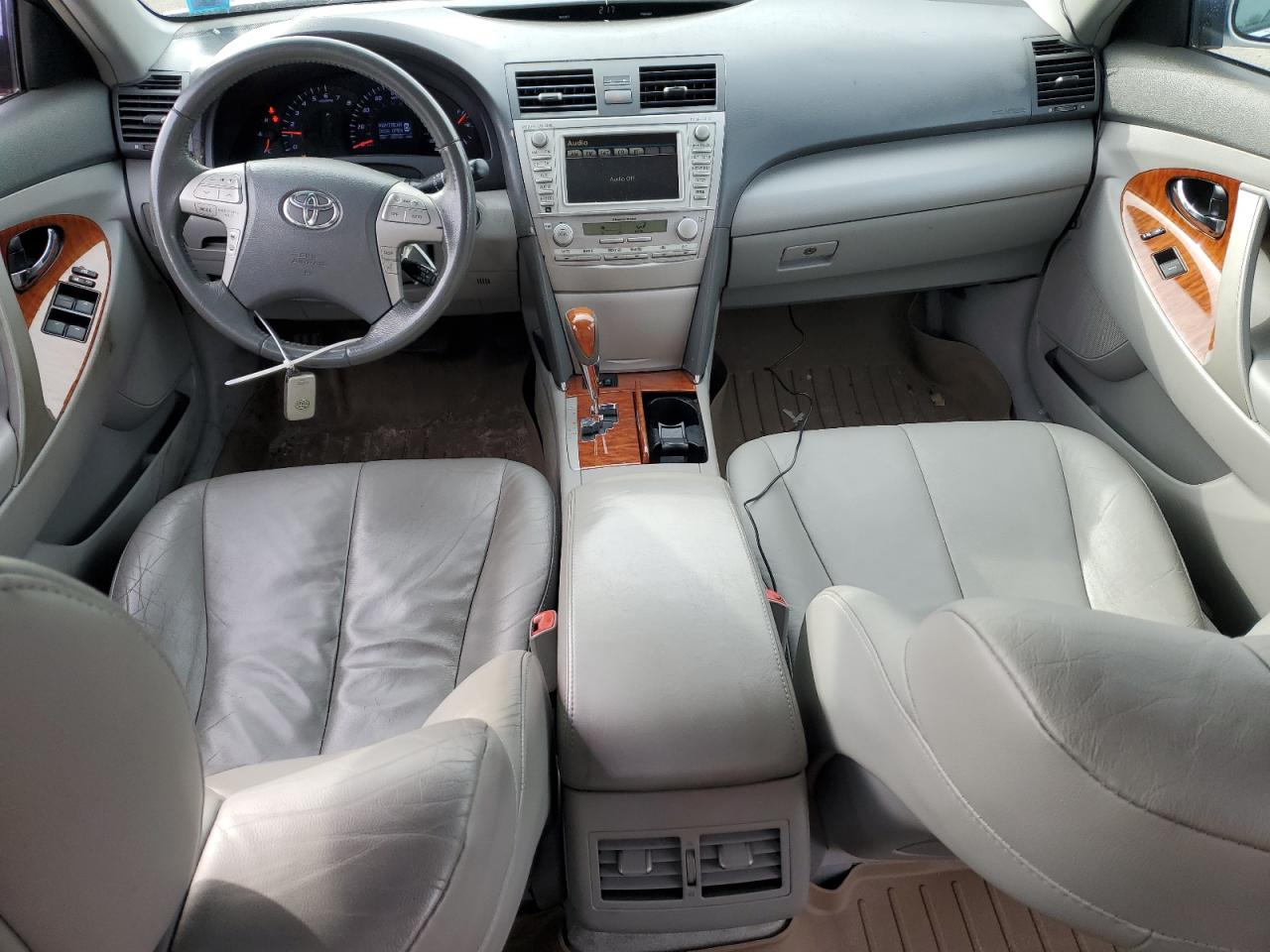 2010 Toyota Camry - Image 8