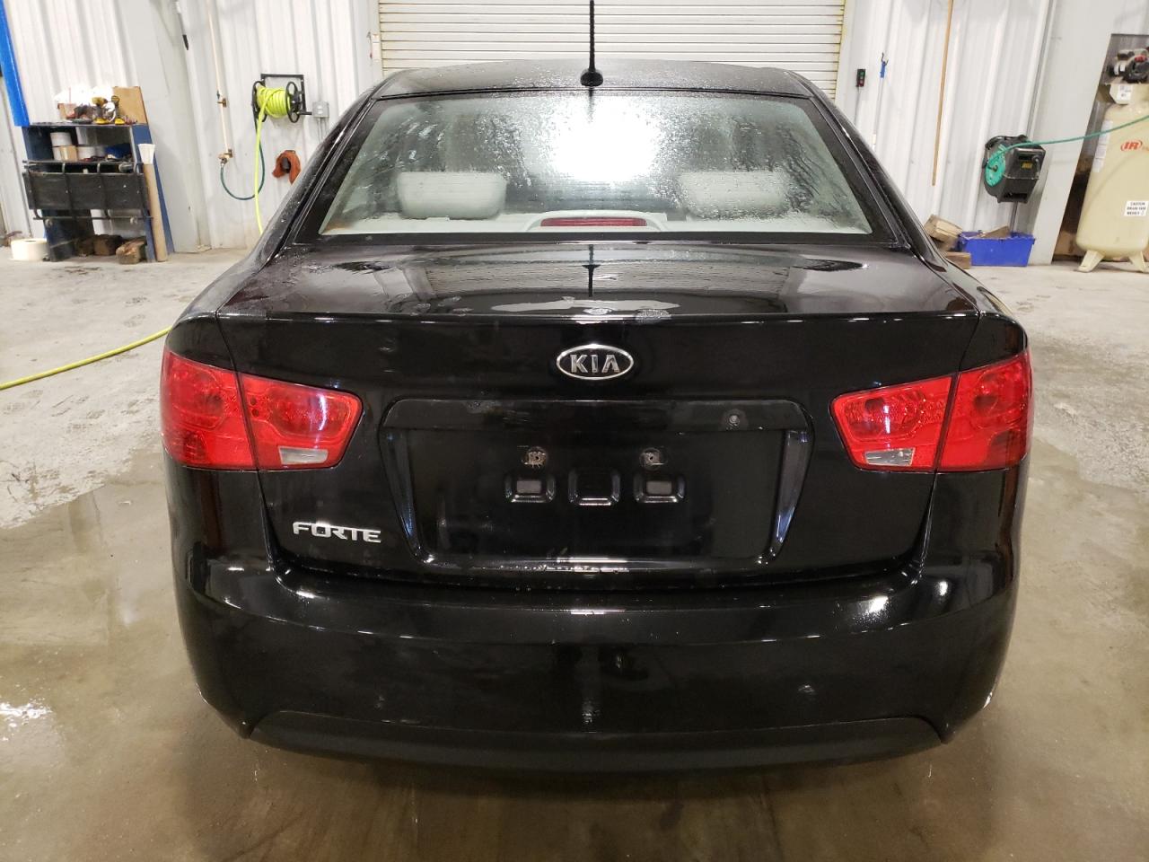 2010 Kia Forte - Image 6