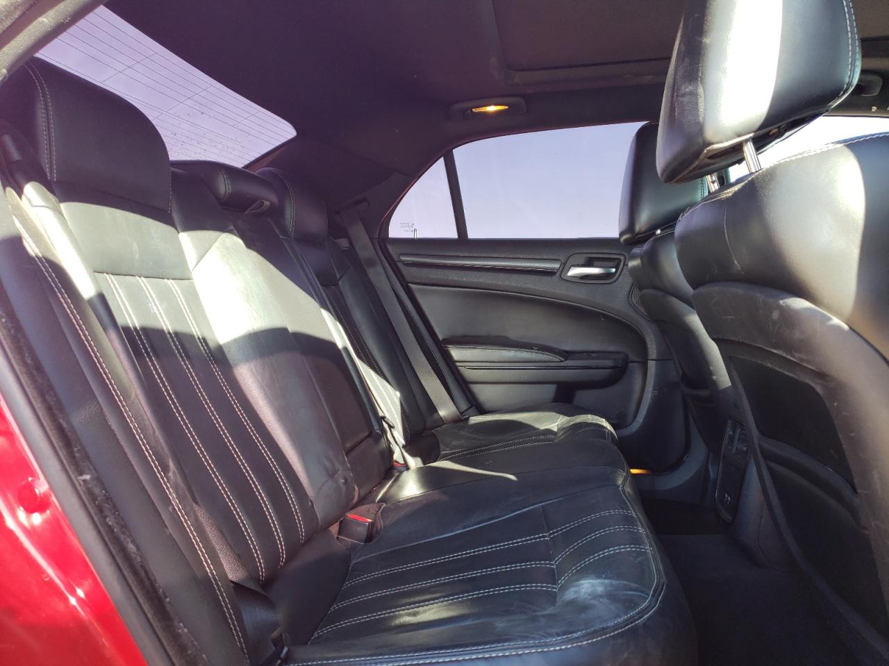 2015 Chrysler 300 - Image 10
