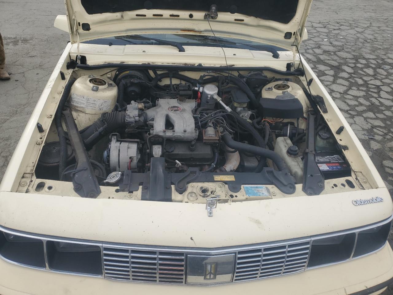 1986 Oldsmobile Cutlass - Image 13