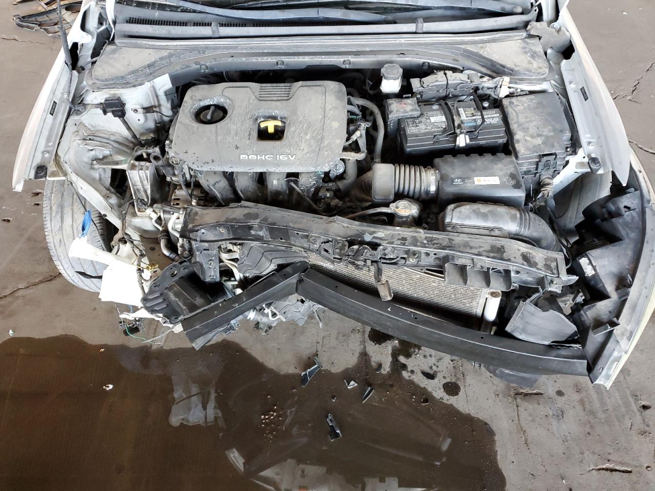 2017 Hyundai Elantra - Image 11