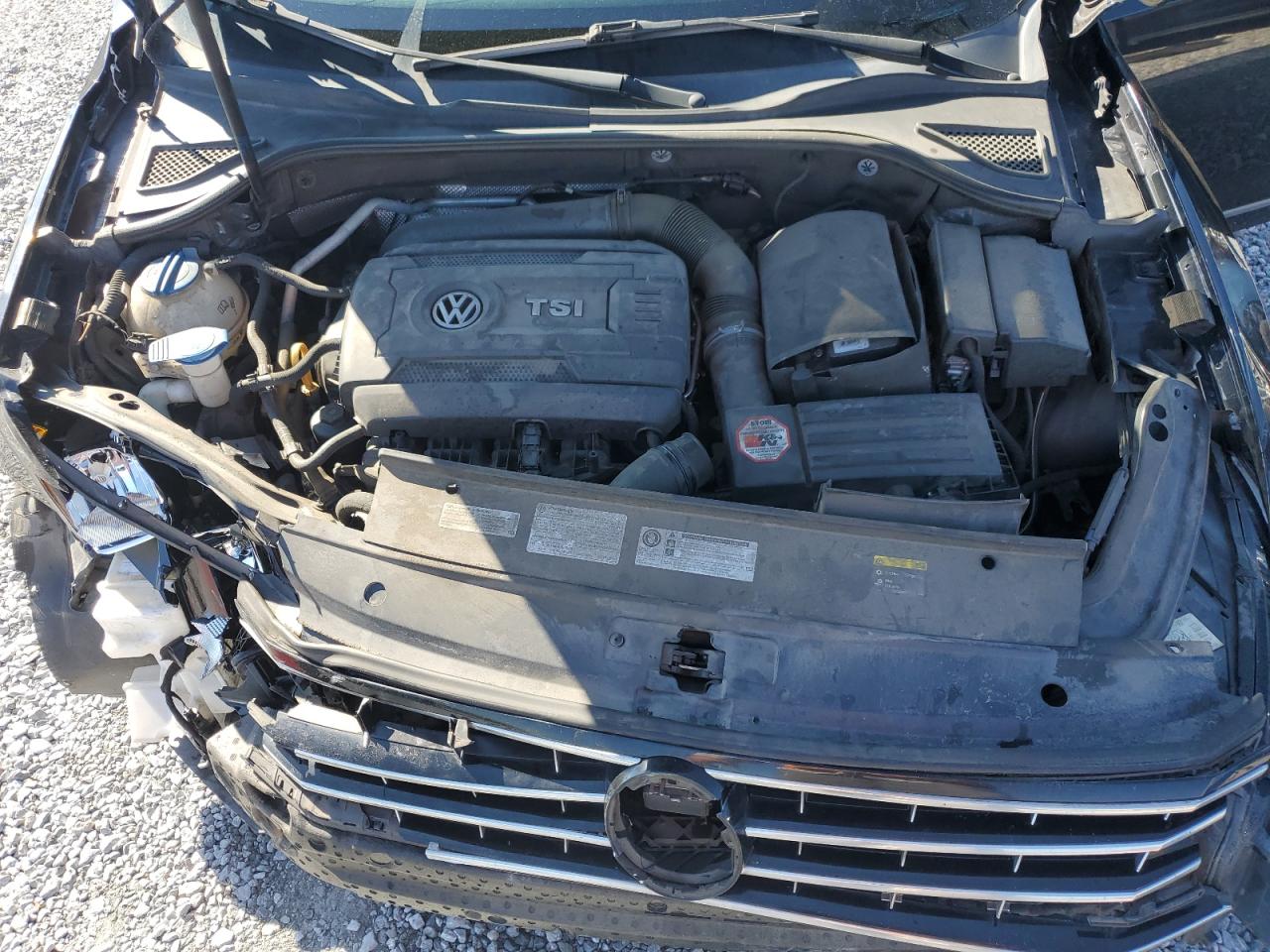 2017 Volkswagen Passat - Image 12